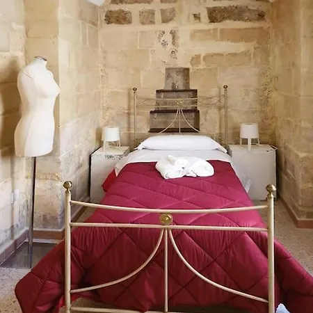 Donna Adelaide - Centro Storico Apartment